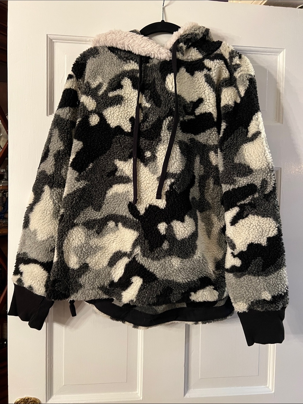 dylan Black, Gray & White Sherpa Hoodie Sweater